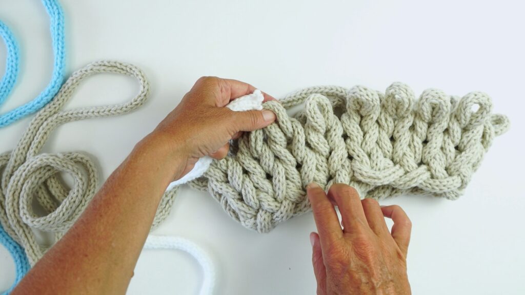 Jumbo Yarn Beanie Pattern sentro