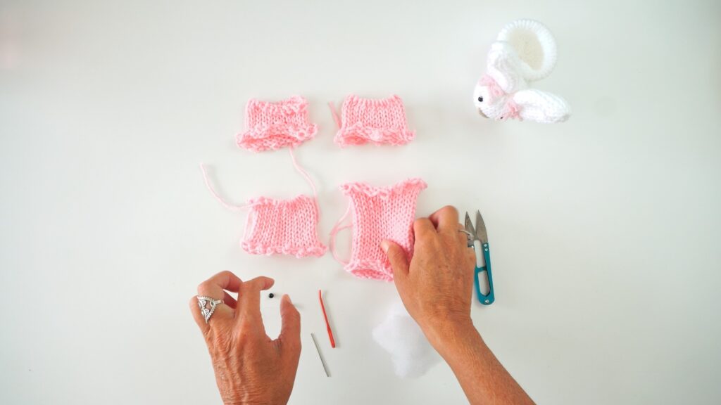 Easter Bunny with Basket Sentro 22