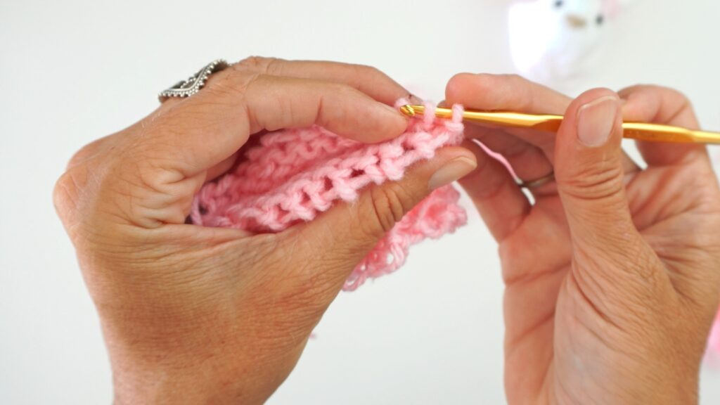 Easter Bunny with Basket Sentro 22