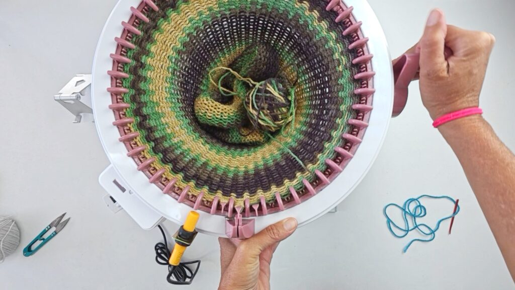 Travel Pillow on a Circular Knitting Machine